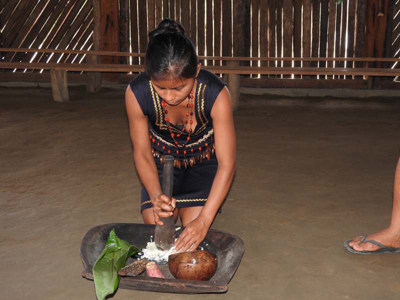 Making chicha